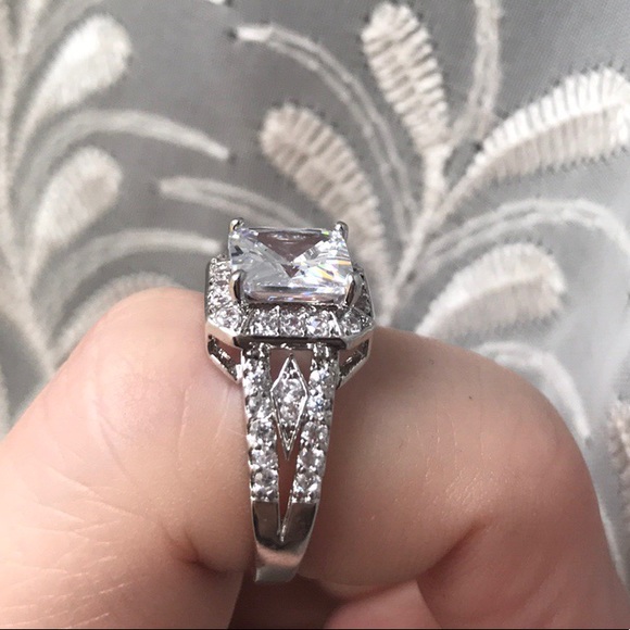 💍 - Picture 3 of 8